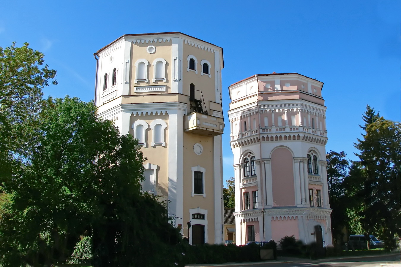 «Кася» и «Бася» — знаменитые башни