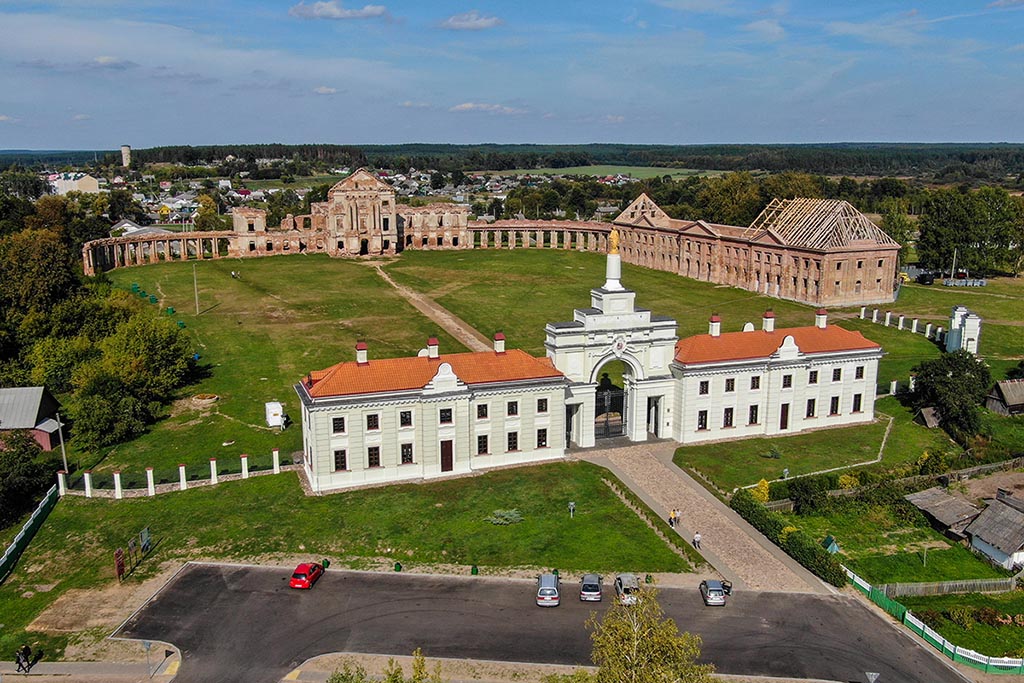 Дворец Сапегов в Ружанах