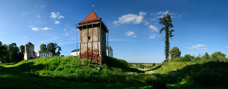 Замок в Любче