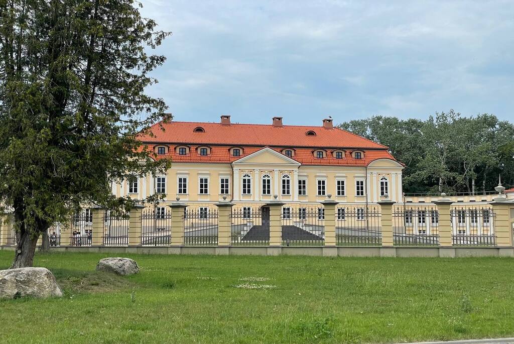 Дворцово-парковый комплекс Воловичей в Святске