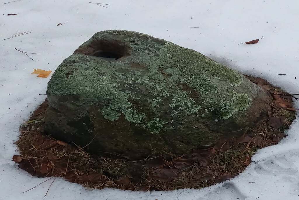 Камень-лекарь в деревне Падневичи