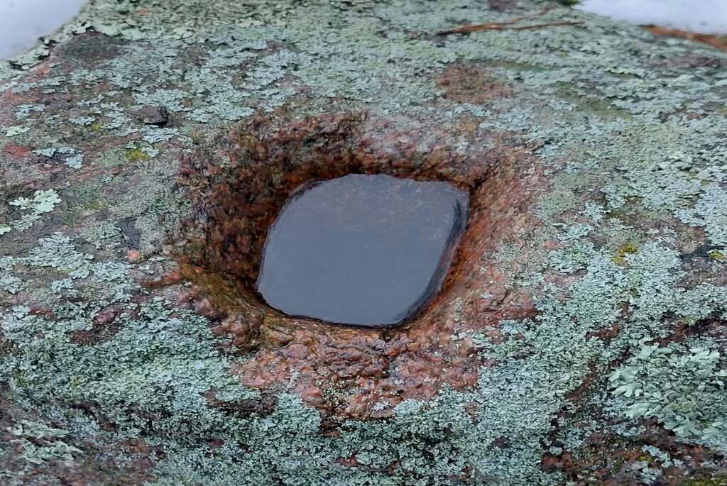 Камень-лекарь в деревне Падневичи