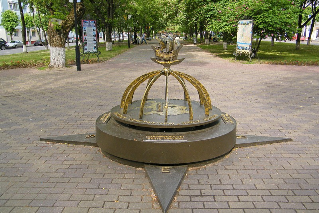 Памятник «Географический центр Европы» в Полоцке