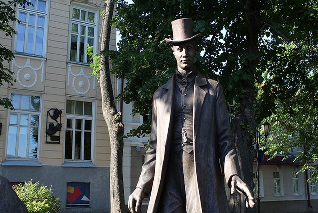 ТОП необычных памятников и скульптур в Беларуси