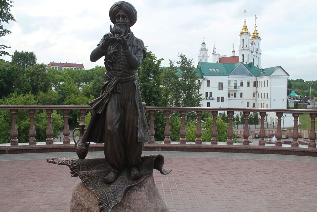 ТОП необычных памятников и скульптур в Беларуси