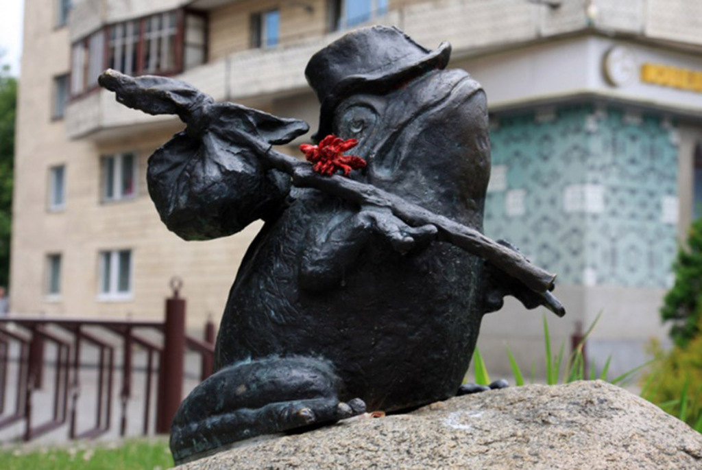 ТОП необычных памятников и скульптур в Беларуси
