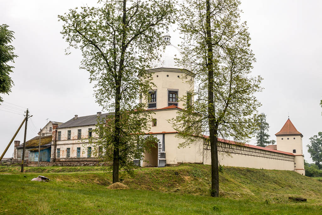 Любчанскі замак: велічная прыгажосць на беразе Нёмана — Belarus Travel