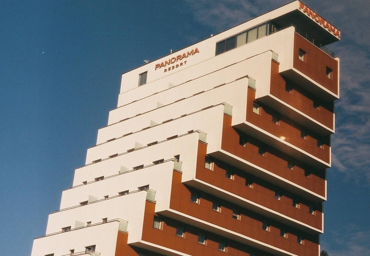 
			<p>Гостиница &laquo;Панорама&raquo; в словацких Татрах (1970), арх. Ж. Ржигак</p>
			