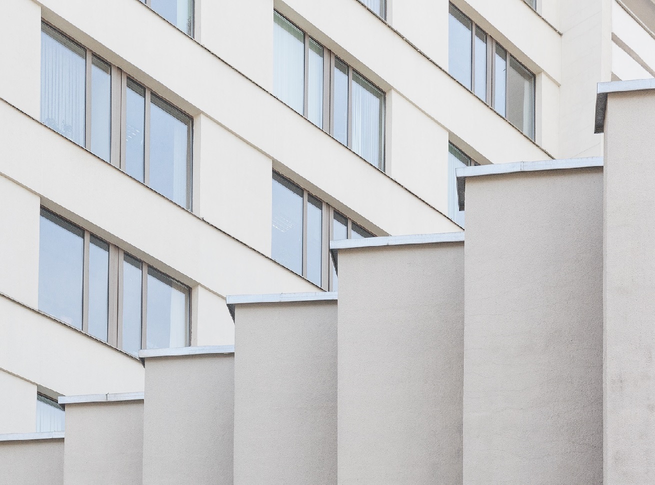 
			<p>Здание &laquo;Минскпроект&raquo;, деталь фасада</p>
			